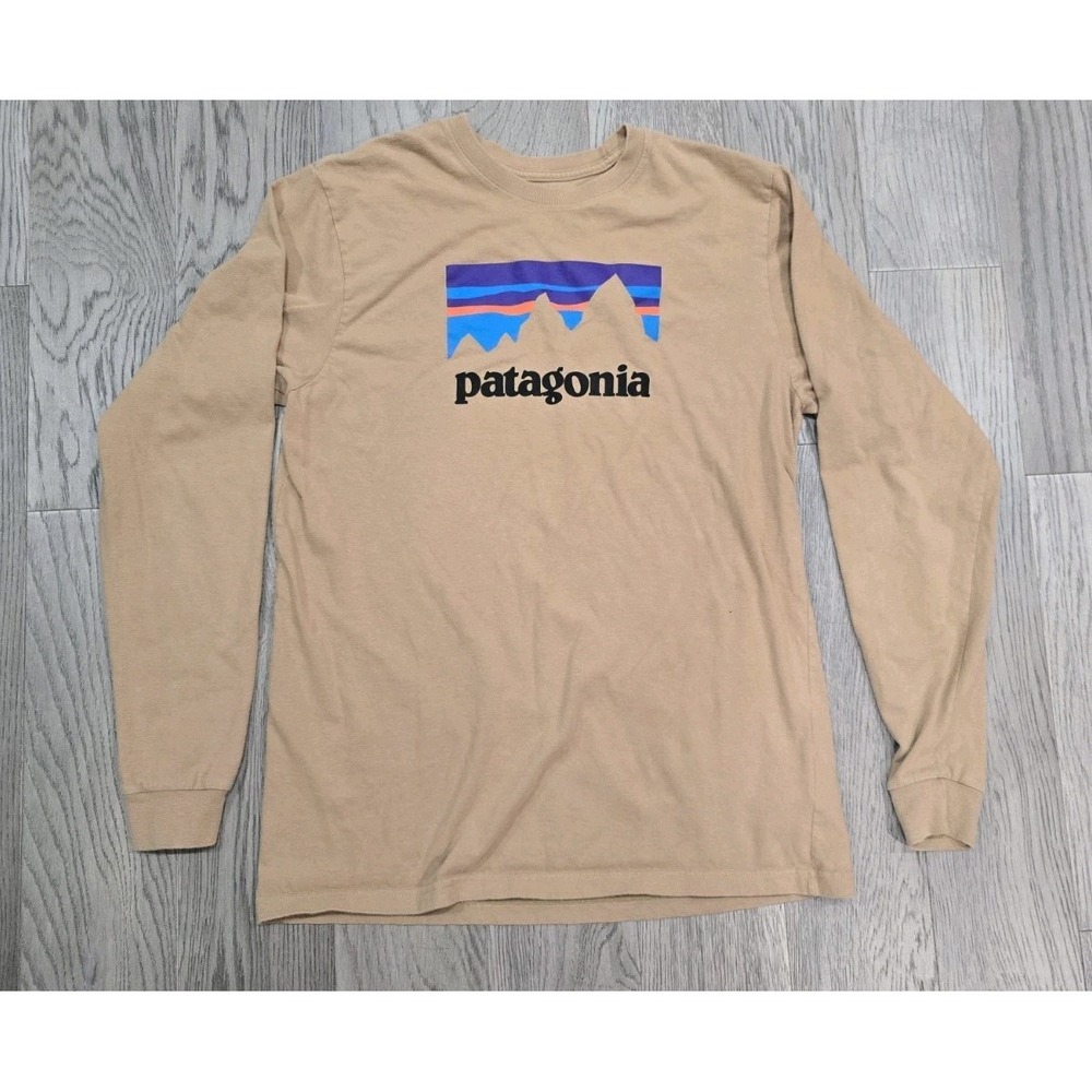 Patagonia Men's Long Sleeve Logo T-Shirt Medium Tan Brown Mountains Outdoor
